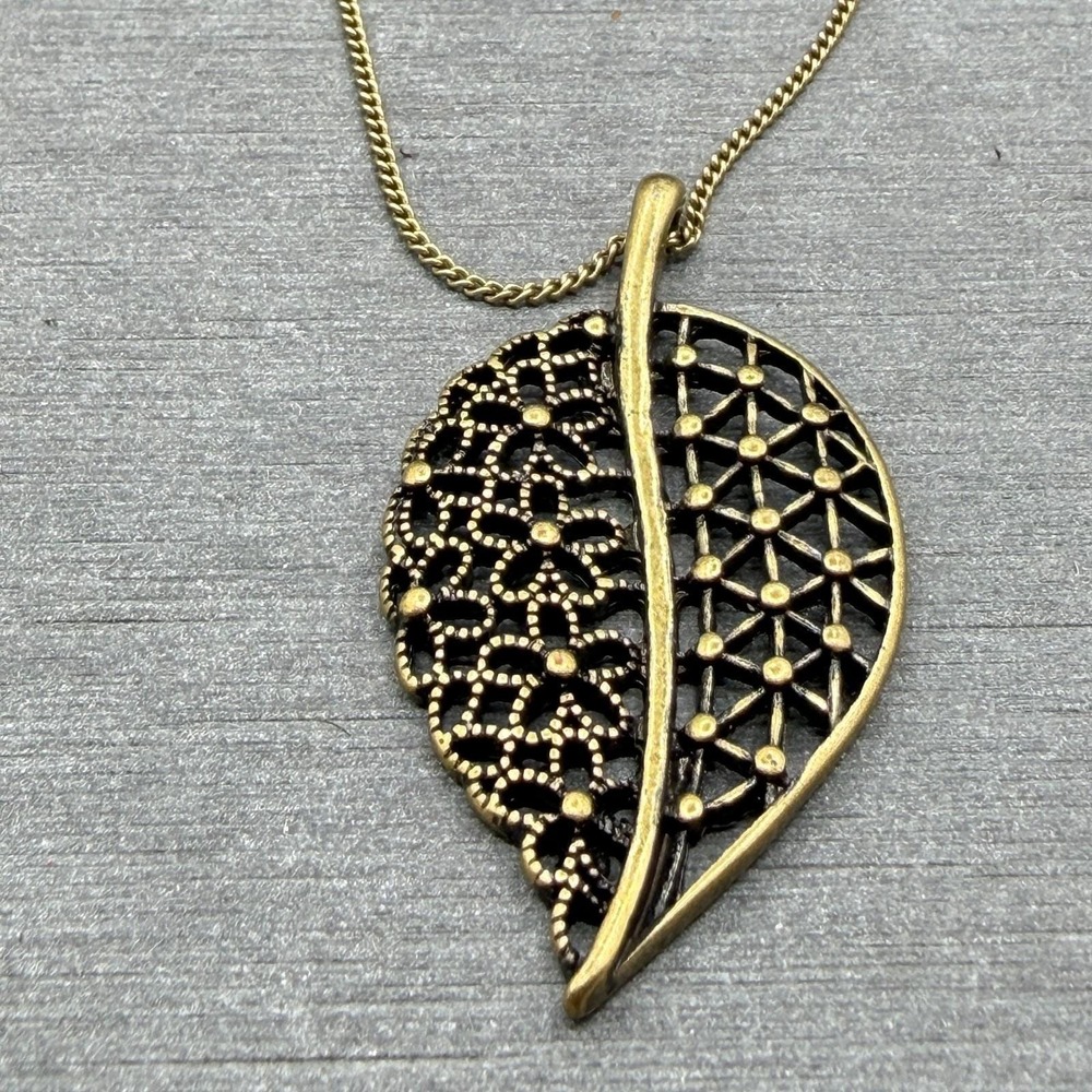 SAQ Antique Gold Tone Filigree Leaf Pendant Necklace Boho Cottagecore Statement